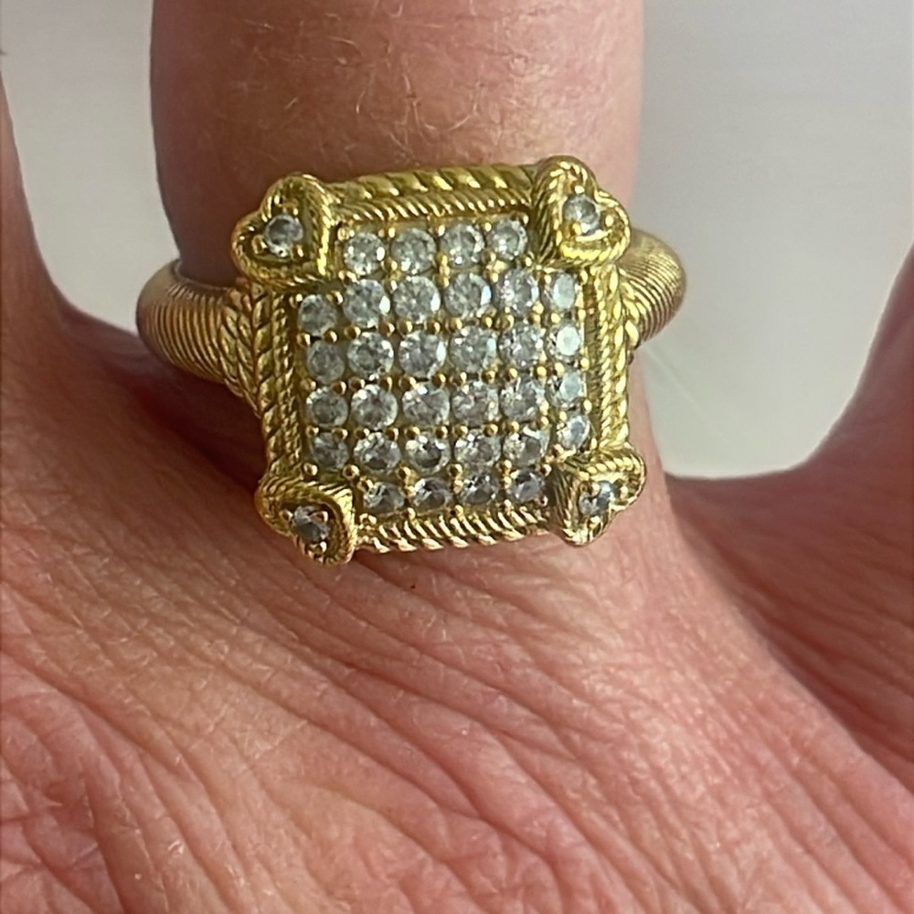 Sparkling Judith Ripka Pave Gold Clad Statement Ring. - Picture 6 of 7